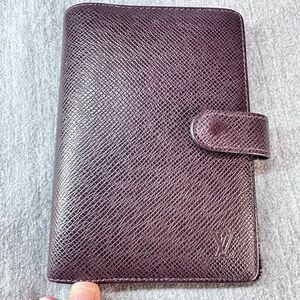 LOUIS VUITTON TAIGA AGENDA